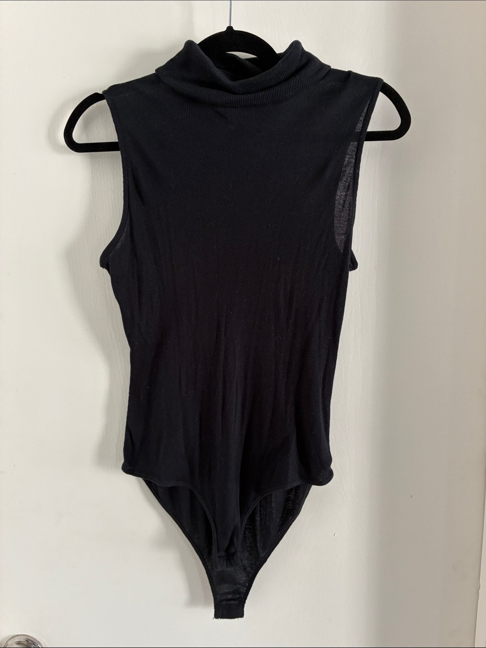 Avec les filled Classic Black Sleeveless Turtleneck bodysuit size small